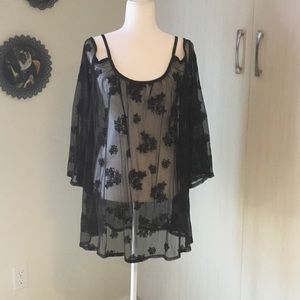 Beautiful black sheer top Torrid 2xl